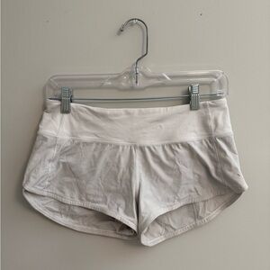 White lululemon 2.5 speed up shorts size 0